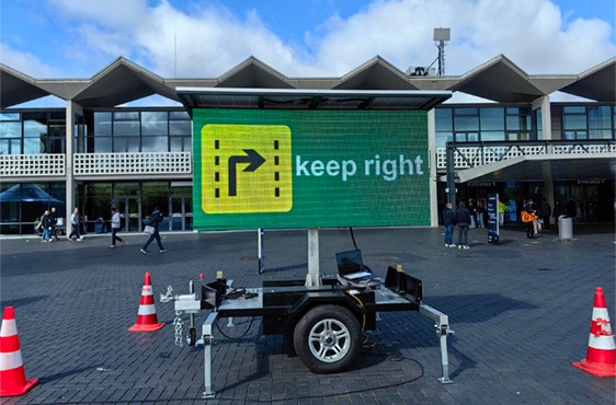 15vip太阳成光电亮相荷兰交通展